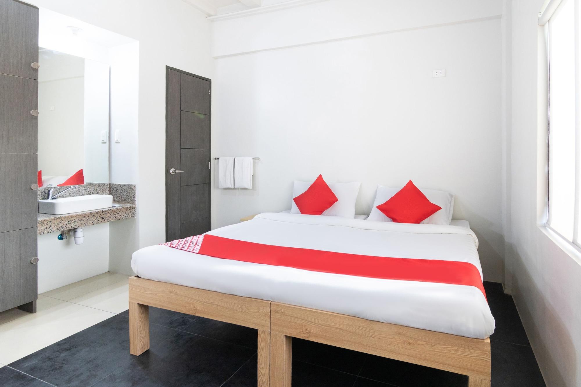 Oyo 136 Regal Residences Quezon City Exteriör bild