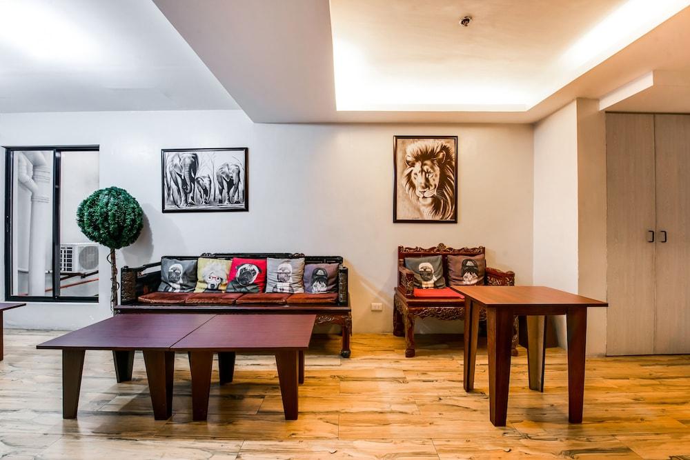 Oyo 136 Regal Residences Quezon City Exteriör bild