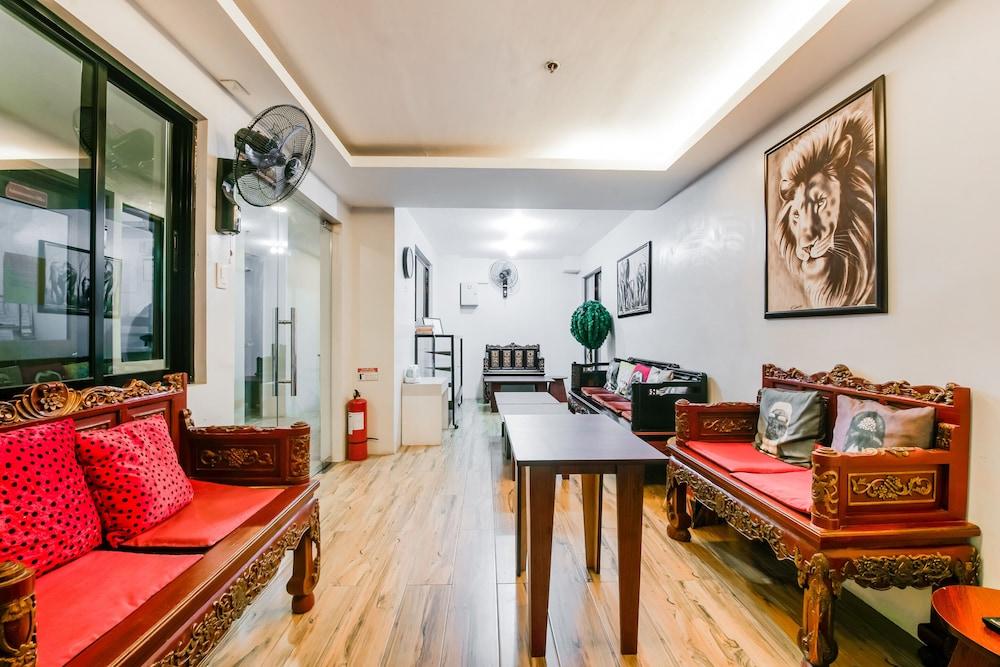 Oyo 136 Regal Residences Quezon City Exteriör bild